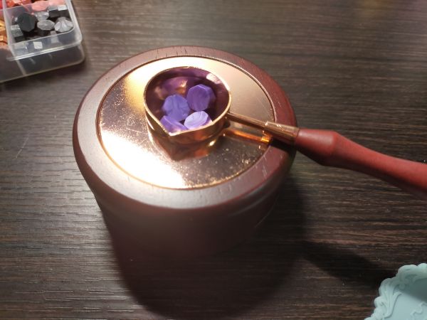 スプーンを炉にセット