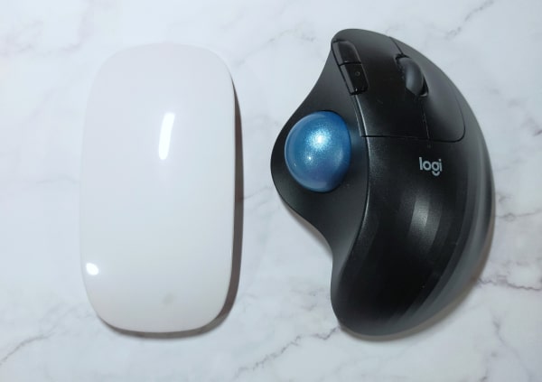 DAISO UV-LEDライト サイズ比較