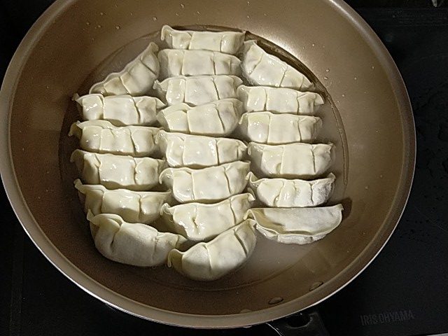 餃子 水を入れた状態