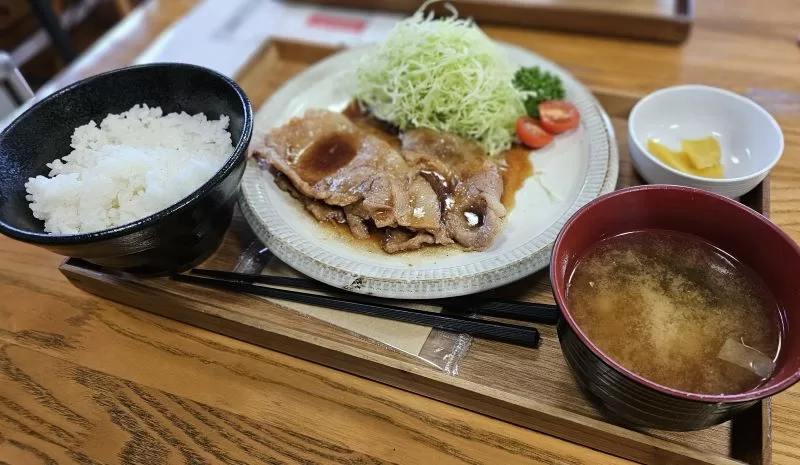 清川　生姜焼き定食